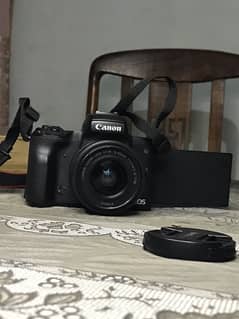 Canon M50 Mark 2 dslr mirrorless camera 10/10 with 15mm-45mm lense