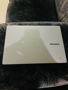 Samsung chromebook 4/32gb 180 rotatable playstore supported