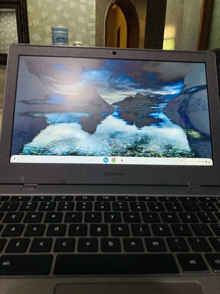 Samsung chromebook 4/32gb 180 rotatable playstore supported 6