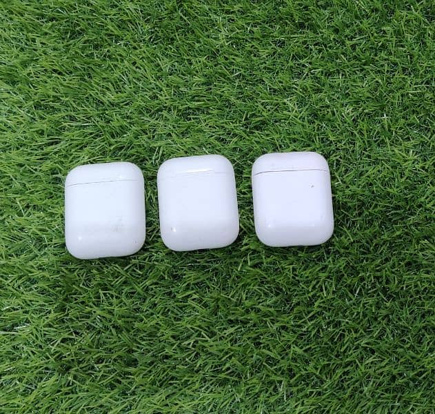 Orignal Apple Airpod Gen 1 . . Single Earbud 1