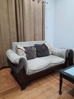 7 seater sofa with wooden legs