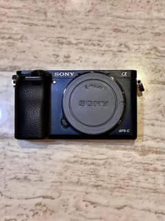 Sony a6000  ( read description )