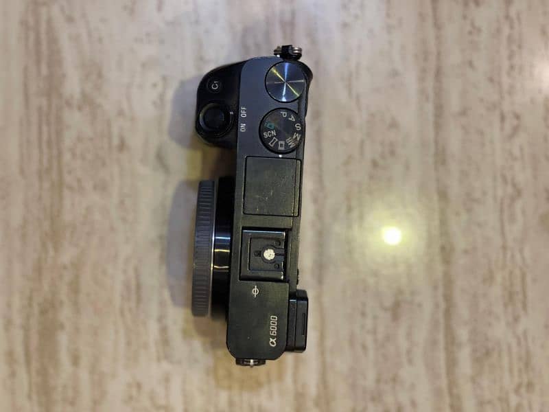 Sony a6000  ( read description ) 4