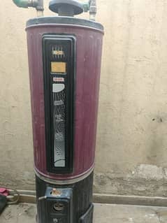 Gas Water Geyser in Good Condition