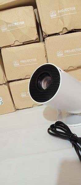 Projector HY300 Pro Android with free HDMI Cable 5