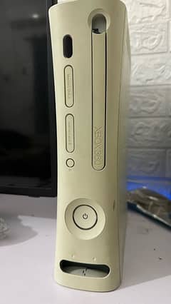 Xbox 360 with 6 games games installed