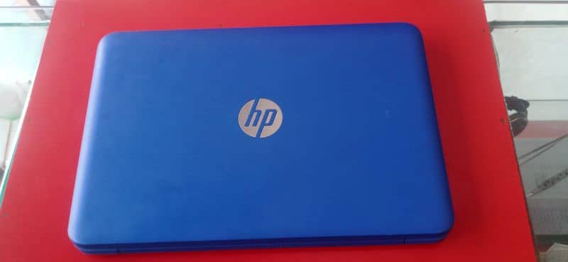 HP stream Celeron laptop Blue Color 2