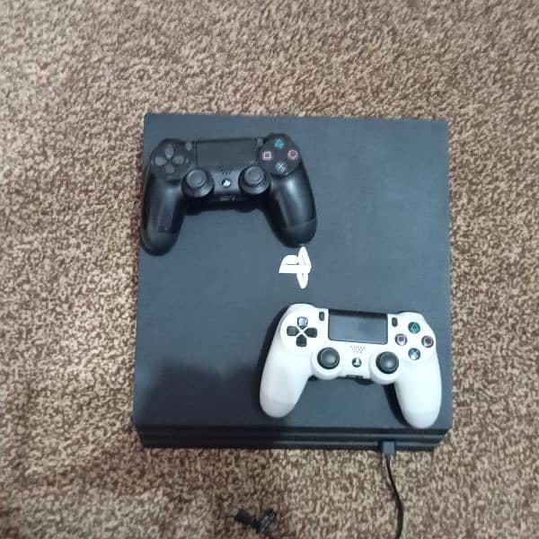 Ps4 Pro | 1 TB| an extra controller|Ps4 Pro 4k 1 TB 1