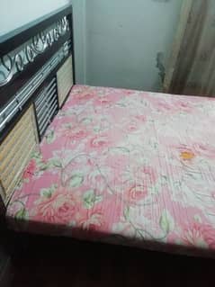 Queen size Iron Bed 5/6