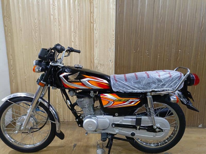 Honda CG 125 2022 Model 3