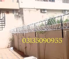 Razor Wire /Chainlink Fence/Barbed Wire Security Fence Weld mesh