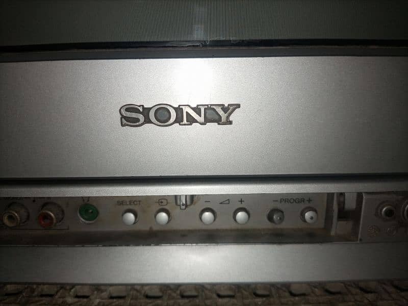 "SONY TRINITRON" 14 INCH 1