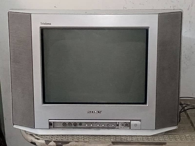 "SONY TRINITRON" 14 INCH 0