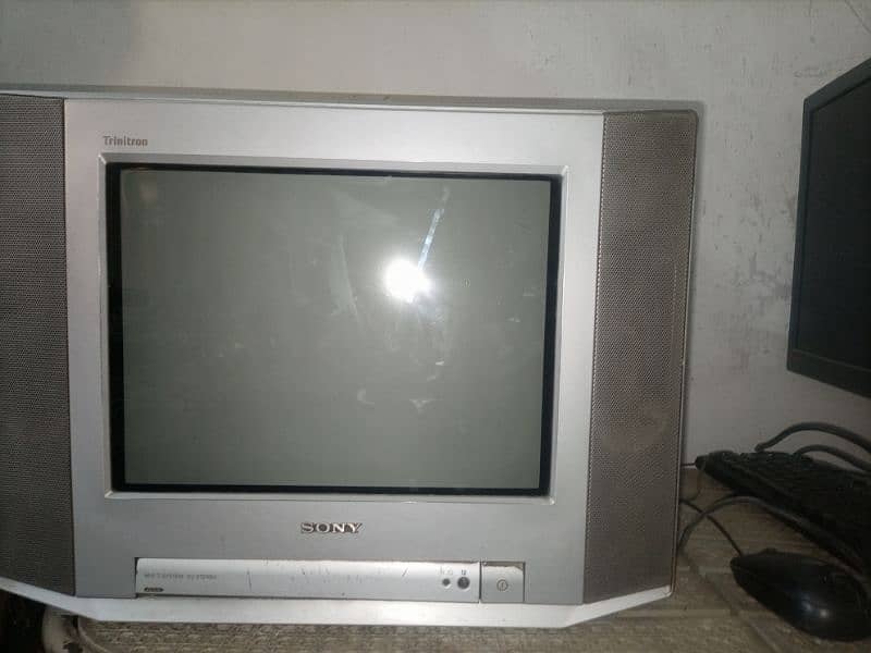 "SONY TRINITRON" 14 INCH 3