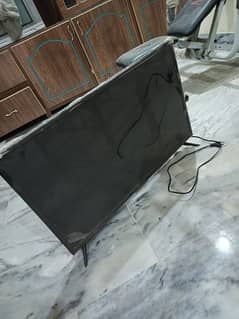 LED 32"