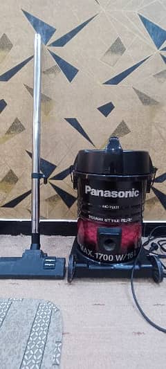 Panasonic MC-YL631 Tough Style Vacuum Cleaner. . Less used