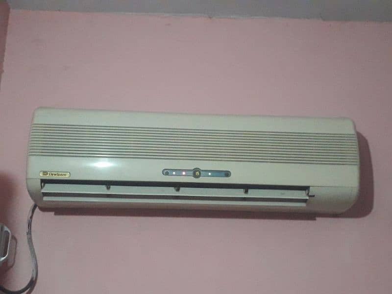 Dawlance 1.5 ton AC with perfect working condition 2