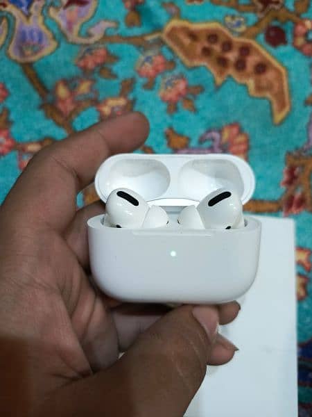 apple airpods pro (original) with box 1