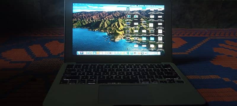 Apple MacBook Air Early 2014 6