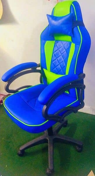 Elevate Your Gaming Experience: Premium Comfort Gaming Chair 2