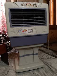 Super Asia room cooler. . . with movable rack Argnet selling