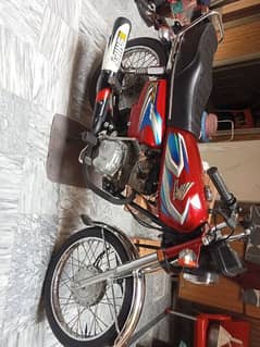Honda 125 year 2022 Red colour Lushed condition