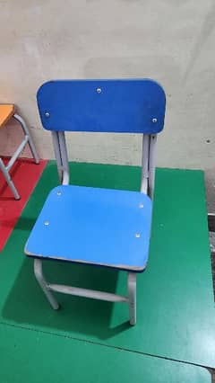 Large and small school chairs tables