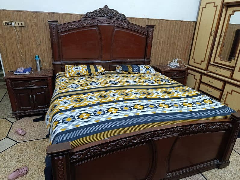 Wooden KING Size Bed Without Mattress, 2 Side Tables, Dressing Table, 0