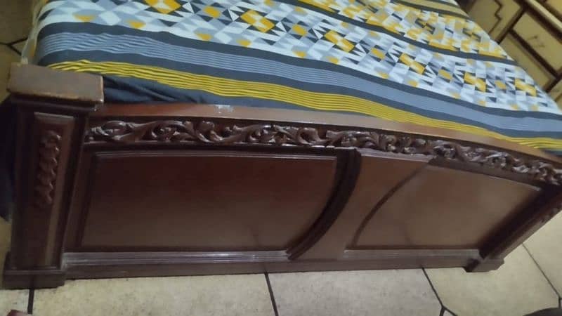 Wooden KING Size Bed Without Mattress, 2 Side Tables, Dressing Table, 6