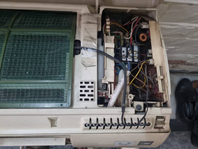 Mitsubishi 1 ton Split non inverter AC 2