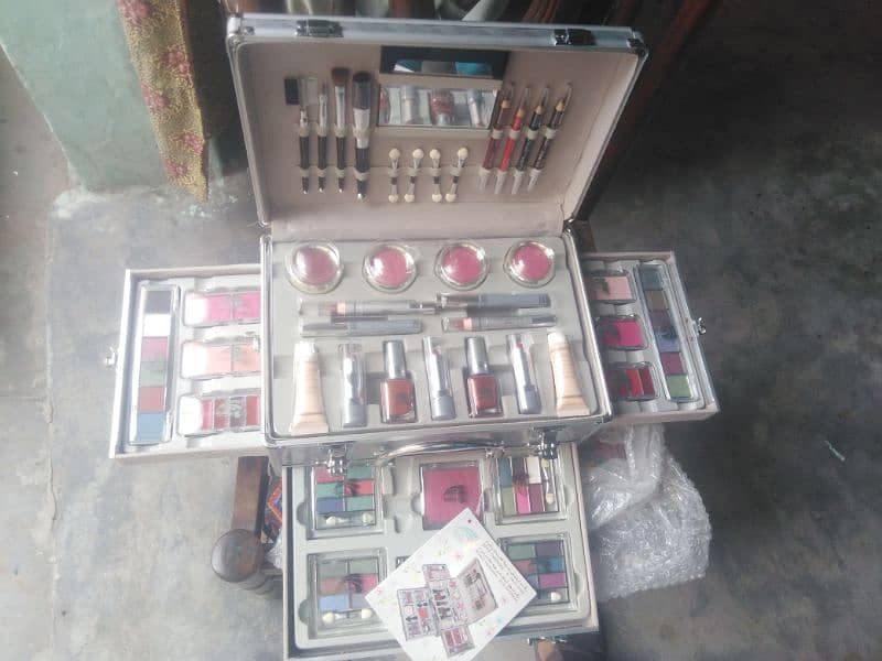 makeup kit 2