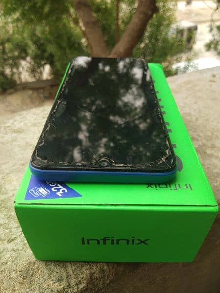 Infinix Smart 6 HD 2