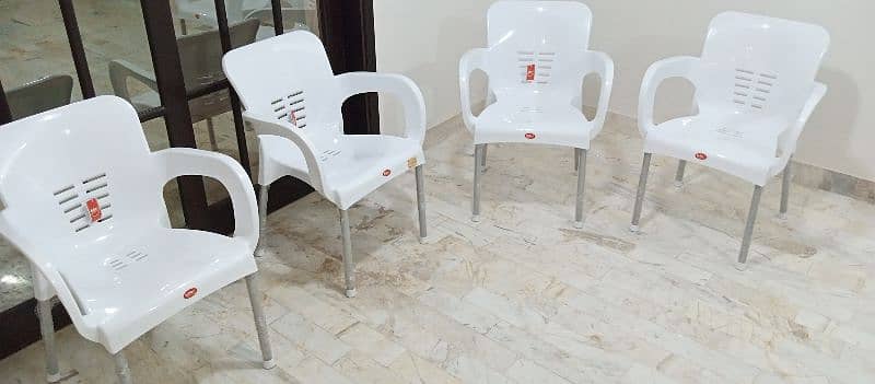 3Seat Center+2Side Side+1Sofa Come Bed+1Wood &+4White Plastic Chairs 10