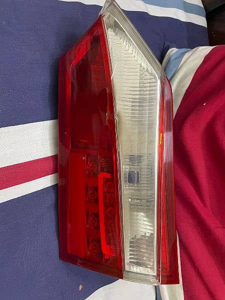 Toyota Corolla 2017 Back light right side front see thori c damage hai 0