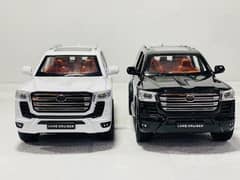 Diecast Models Landcruiser V8,Siber truck,Lexus570. Lamborghini,Ferrai