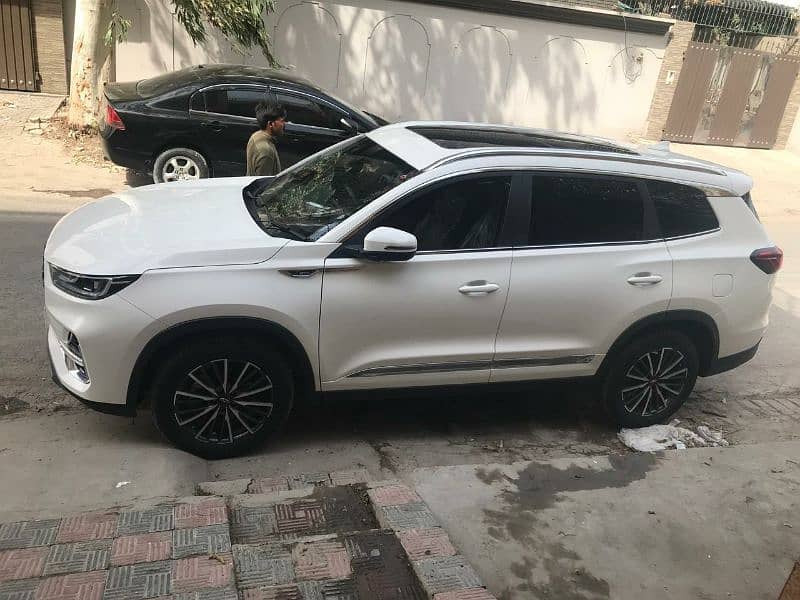 Chery Tiggo 8 Pro 2023 bilkul showroom jesi gari ha untouch gari ha 1