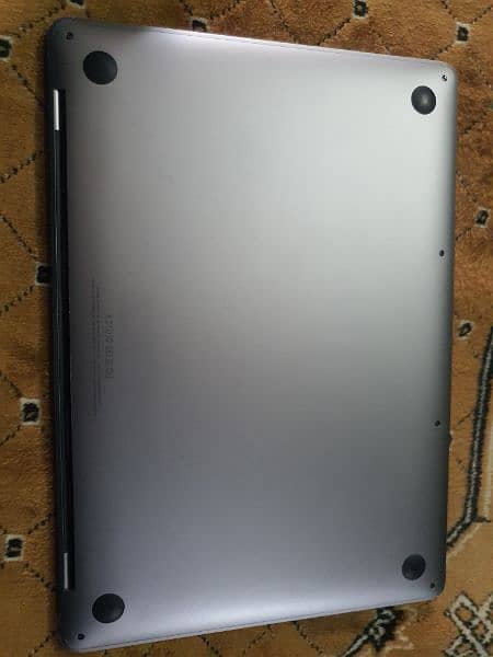 MACBOOK PRO 2017 3