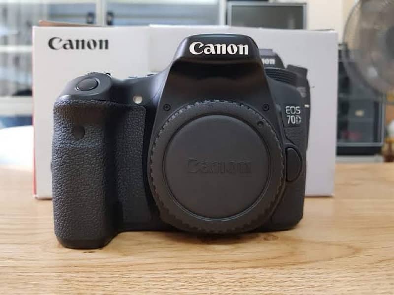 Canon 70D with box 1