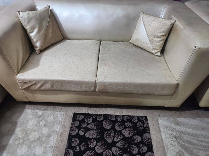 7 seater sofa with Rexine cover. 3