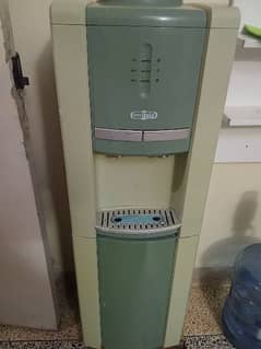 I Am selling my super Asia water dispenser