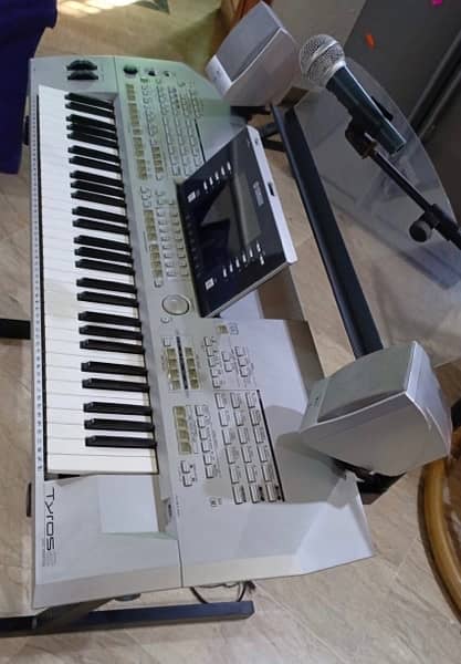 Yamaha keyboard 9