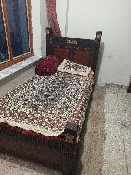 single bed new with new matress 0