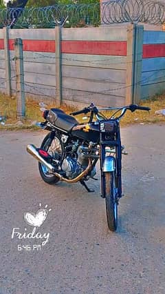 Honda 125 . . . 82 model full restored. . Gujranwala number