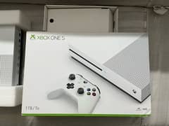 Xbox one s 1tb BRAND NEW