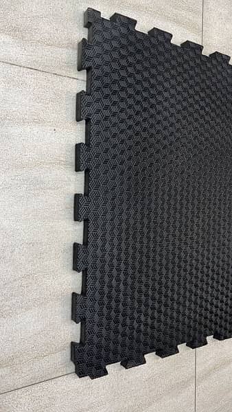 Gym Floor mats tiles interlock 2.5x2.5  (20mm) 3