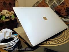 MacBook Pro2017,Core i7,15"Ratina Display, Core i7