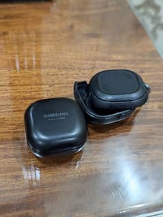 Samsung Galaxy Buds Pro with Casing