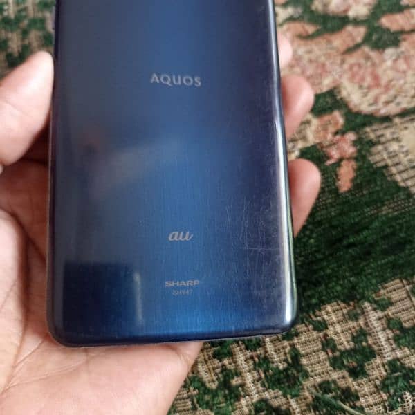 AQUOS 4