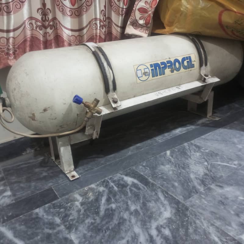 mehran gas cylinder with stand and kit 1