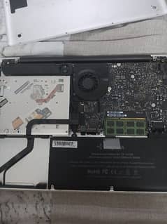 MacBook pro 2010 parts 0